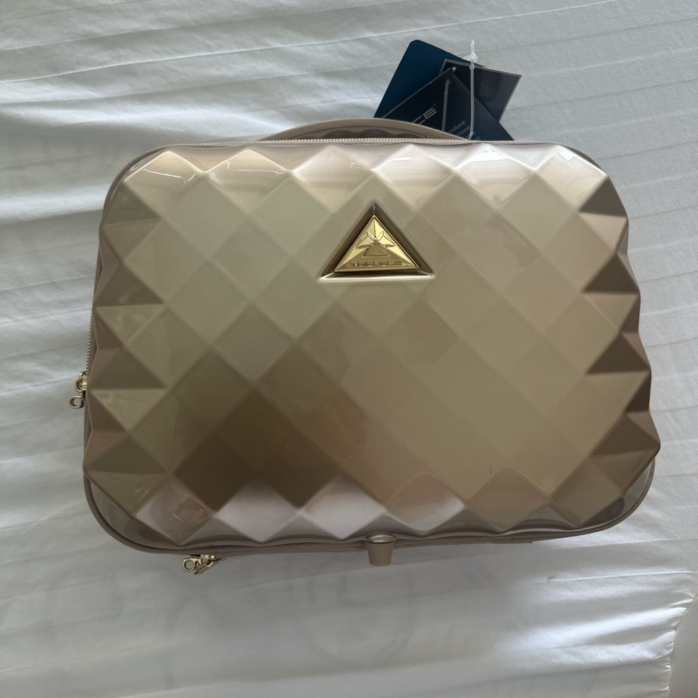 Luxurious Tan Travel Bag for Women